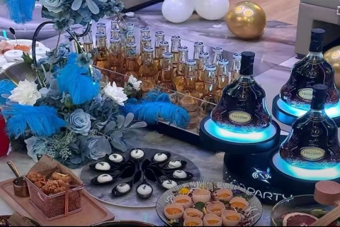 巴音郭楞城区高平台KTV招聘包厢模特、礼仪！待遇佳